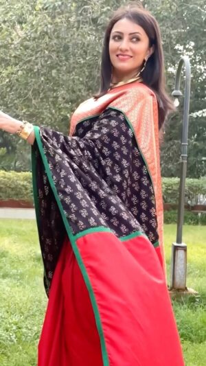 Vandana Lalwani Instagram - One of my favourite festive looks this season 😍
.
.
.
Label - @sujatradesigns 

PR - @matsya_media @pr365_pr 
Jewellery @aquamarine_jewellery 
#sujatrawomen #reelsindia #reelsinstagram #dheeredheerebol #sareelove #cottonsilksaree #festivewear #weddingcollection #vandanalalwani