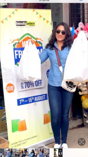 Vandana Lalwani Instagram - Shop till you drop 😍❤️
And take advantage of the crazy discounts during the Independence Day sale @beautypalaceprofessional 🇮🇳 

#beauty #cosmetics #glamour #independenceday #sale #vandanalalwani #beautyblogger #beautypalace #shopoholics #beautyproducts 
Managed by @alphabetmedia
