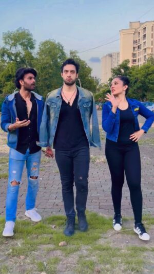 Vandana Lalwani Instagram - Tag your Reel addict friend 😂

#reelsindia #comedyreels #funnyreels #trio #salmanshaikh #yuvraajparashar #vandanalalwani #friends #funtime #goodvibes