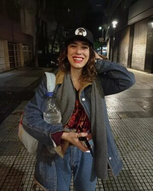 Vanesa González Instagram - china felíz posdengue con el mejor regalo del mundo: una gorra con Mario Alberto bordado salut🌹