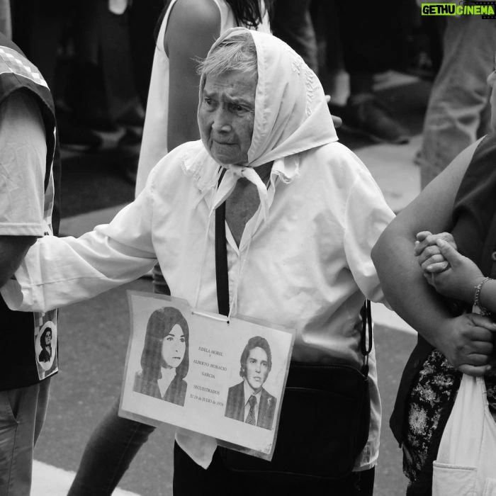 Vanesa González Instagram - los días como este el corazón es una multitud q nos eleva. nunca más #24M