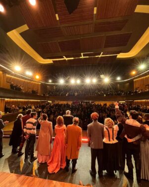 Vanesa González Instagram - primera semana de esta fiesta que no para 💓

edmond 
de @alexismichalik 

de miércoles a domingos 19hs teatro Alvear
@elsanmartinctba

@felipecolombook 
@miguelrodriguez60 
@nachoperezcortes 
@yaninagruden 
@gabyroska_ferrero 
@eugenia_alonso_ok 
@matimilanese
@lehmannfede 
@luislonghi_
@carlosdasilva007
@abianvainstein55 
@flortutu
@fannieouteiro
@eloy_today 
@valenpuentesrey
@sadlauta 
@aanaiglesias
@julicastro.p 
@eduardogondell 
@gus.schraier