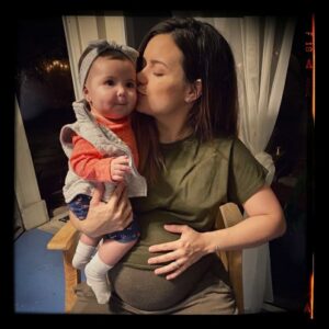 Vanessa Blandón Instagram - 💗 34 semanas de amor, de emociones, de sensaciones... 
Tengo ansiedad por conocerte y verte crecer. 
.
💗34 weeks of love, of emotions, of sensations, and anxiety to meet you and see you grow.
.
.
#futurebbfs