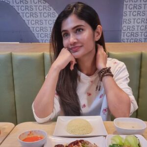 Vanessa Cruez Instagram - Patiently waiting for the other dishes to be ready and reach my table..😜

#vanessacruez #vanessa #food #foodporn #foodie #foodstagram #hairstyle #happiness #instapic #insta #instadaily #instamood #instafashion #instagood #longhair #beyourself #lifeisgood #love #random #trending #instaphoto #spreadlove #spreadjoy #candid  #simplicity #smile #elegant #beads