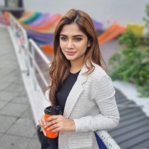 Vanessa Cruez Instagram - 1st Pic- When you see an interesting fight going on..
2nd Pic- When they turn and look at you.. so you casually pretend you're seeing something else..

#vanessacruez #vanessa #formal #newhair #smile #posing #pretend #interesting #coffee #coffeelover #happiness #newcolour #instadaily #instapost #instagood #instafashion #instacoffee #positivity #forfun #enjoy #yolo #beyourself #enjoyeverymoment #livingmybestlife #candid #photooftheday #black #checkers #colour #colour #background
