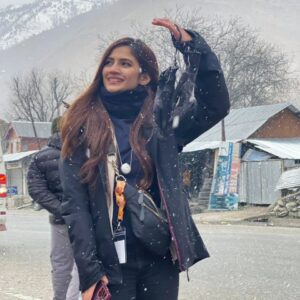 Vanessa Cruez Instagram - Back to Instagram after a longgggggg break... 
So breaking the silence with my Kashmir snowfall pics🤪... How is it?😬

#vanessacruez #vanessa #kashmir #vacation #vacations #happiness #travel #travelphotography #travelgram #leo #snowfall #snow #cold #extremeweather #goodhairday #longhair #smile #candid #sonamarg #aesthetic #scenery #nature #naturephotography #winter #instagram #instafashion #instagood #instamood #travelgram #love #naturelovers