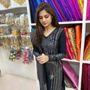 Vanessa Cruez Instagram - Black never goes wrong on any day including your Birthday..

#vanessacruez #vanessa #birthday #birthdayweekend #birthdaygirl #gift #black #kasmirsilk #silk #customized #colours #background #happyday #happiness #smile #posing #traditional #newhair #beads #29august #love #instagood #instafashion #instastyle #longsleeve #longhair #virgo #yolo #livinglife #spreadlove