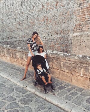 Vanessa Hessler Instagram - Evening walks in the old town of Dalt Vila 👑