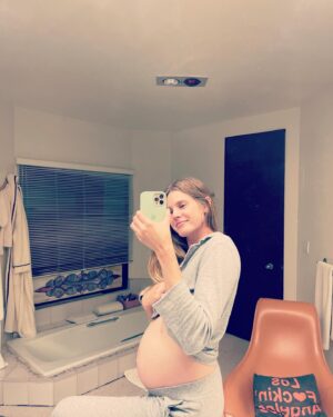 Vanessa Hessler Instagram - Happy to share the exciting news 🤰🏼 we are expecting! Baby number two we await for you! 💛
