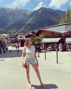 Vanessa Hessler Instagram - First time in the French Alps, every little town is absolutely charming 🌿