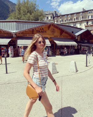Vanessa Hessler Instagram - First time in the French Alps, every little town is absolutely charming 🌿