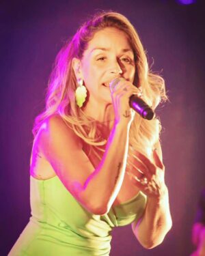 Vanessa Silva Instagram - 💚 Shades of summer 💚

📸 @silvio.abreu 
👗 @kloset_susanapereira 
🍃 @amore.mio.18