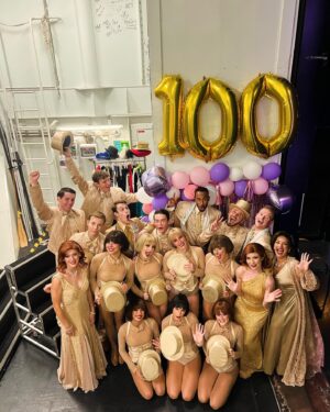 Vanessa Silva Instagram - We’ve passed the 100 mark ✨👑🧙🏼‍♀️🎥👻🎭🎩❤️
Happy is an understatement 🌻