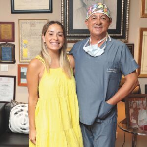 Vanessa Silva Instagram - E este “antes e depois” de Vanessa Silva? “Não confiaria em mais ninguém, além do Dr. Ângelo, para realizar este procedimento”. A cantora submeteu-se a uma mastopexia, ou seja, levantar, arrumar e reduzir a mama, retirando os implantes juntamente com uma lipoescultura para retirar “umas gordurinha nas coxas, na zona interior e exterior, nos joelhos e na barriga“. Saiba tudo na edição desta semana da revista TvMais e em @holofotept.

Fotos: José Oliveira TvMais e DR