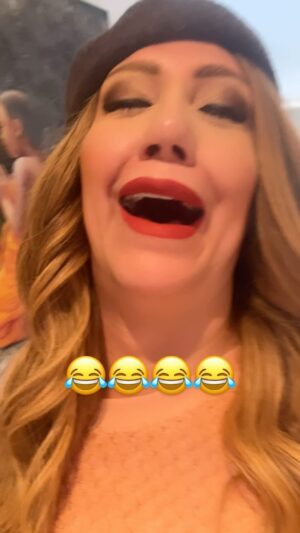 Vanessa van Cartier Instagram - #joke #laughs #eggs #egg #riddle #marco #justforfun #entertainment #comedy #funnyreels #viral