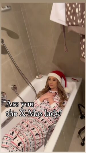 Vanessa van Cartier Instagram - #bath #joke #laugh #whoareyou #marco #bathroom #comedy #entertainment #deepvoice #funny #explore #fypシ #viral