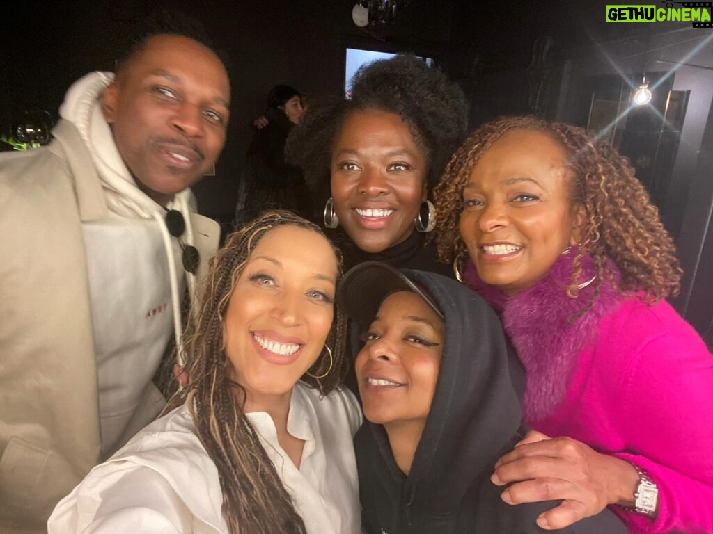 Vanessa Bell Calloway Instagram - More fun @purliebway thanks to all that came to see us do our thang! @shanolahampton @rosecathpink @robinthede @tamaratgreg @jeniferlewisforreal @nicolegaliciaa_