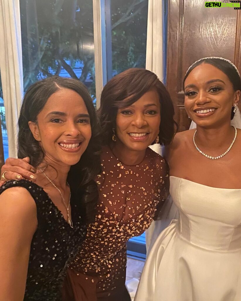 Vanessa Bell Calloway Instagram - Last week my #babygirl @allyycali married her prince @zprince.co it was a fabulous, love filled, fun week and the wedding reception was off the chain! Thanks to all who attended and showed their love and support to our family. We really appreciate and love you all ❤️❤️❤️❤️❤️❤️❤️❤️❤️❤️❤️