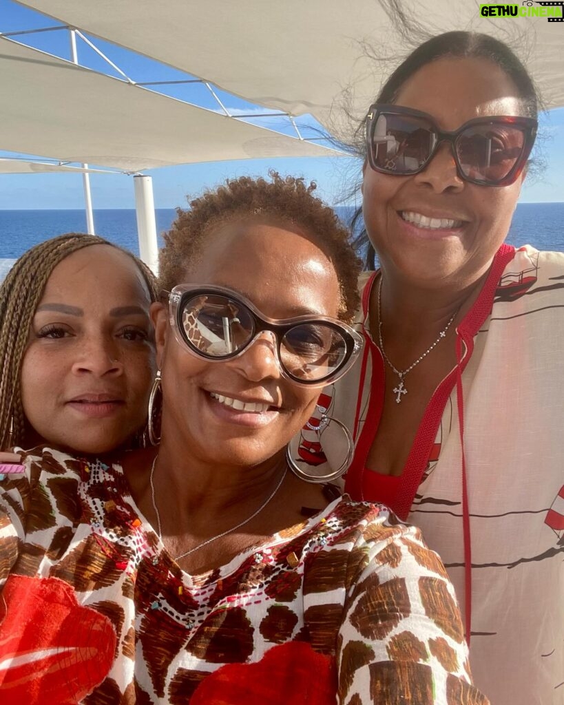 Vanessa Bell Calloway Instagram - Happy birthday to one of the sweetest people in this world!!! @thecookiej I pray you have an amazing day and an incredible year with all of Gods blessings!!! Love you! 💕💕😘😘💃🏽💃🏽🎉🎉🎁🎁👍🏾👍🏾