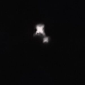 Vanessa Daroch Instagram - Conjunción perfecta Júpiter Saturno,  la Estrella de Belén. Preparada ya para la Era de Acuario y la 5ta dimensión. Lo esperábamos muchos hace tiempo. 🥰🥰🥰🥰🥰
Mucho amor entre todos y basta de Odio que solo nos quita energía esencial, ahora más que nunca. Los Amo y lo saben!!!💜💜💜💜