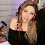 Vanessa Daroch Instagram - Mis amores, que tengan un hermoso fin de semana...los adoro. Acá sigo trabajando para ustedes con todo el amor del universo 🥰😇!!!!