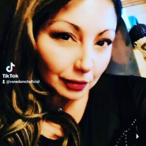 Vanessa Daroch Instagram - Eeellaaaa!!!!