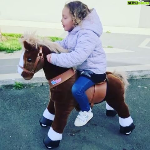 Vanessa Lawrens Instagram - Do you want a pony at home for your child? Comme vous pouvez le voir elle vient de monter dessus et sait déjà s’en servir comme une professionnelle et vous pouvez entendre que le poney a un son sonore comme un vrai poney #love ♥️♥️♥️ Vous voulez un poney pour votre enfant à la maison il faut faire appel à @ponycycle.fr NOUR est folle de joie avec son nouveau poney à la maison … Elle ne le quitte plus ….♥️♥️♥️ La marque et tellement généreuse que vous bénéficier de 5 % avec le code Vanessa5 🛍🎁❤️ wouahhhhhh Je ne regrette pas d’avoir fait appel à @ponycycle.fr #ponycycle #pony #gift #love #ponycycle.fr #anniversaire #cadeauanniversaire 🎁🎀🛍🎈🎀🎀🎀