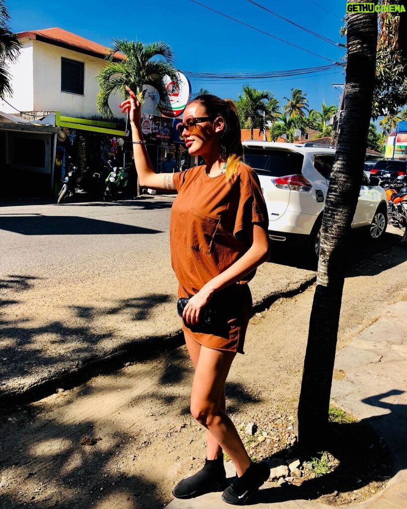 Vanessa Lawrens Instagram - Next stop 🛑 #sosua #repdom #caraibes dans quelle télé aimerais tu me revoir ? 🎥