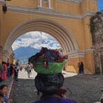 Vanessa Pilon Instagram - Le coeur rempli par les volcans, le cacao, le lac Atitlán, le café, la culture Maya et les effluves de copal. Cette invitation au Guatemala pour la retraite de @doshayogacommunity est arrivée au parfait moment. Merci merci merci aux humains merveilleux qui n’ont fait qu’amplifier l’amour que je portais déjà à ce pays. 🥹🌋🇬🇹