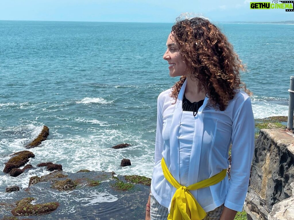 Vanessa Rubio Instagram - Water cleanses in Bali, at Tanah Lot, Taman Beji waterfall, and Uluwatu ✨#souljourney #spiritcleanse #renewal