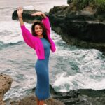 Vanessa Rubio Instagram - I have a crush on @crushcashmere ✨this soft fuchsia cardigan has been my cozy travel sweater and gives me color joy 🤩 I bought a @crushcashmere top a year ago. I loved the soft breathable feel of it and its delicate color. It felt fun, fresh, and intentional with its color (big thing for me 😁) I then learned that the company and it’s founder, Jill Shaw, are aligned with so many things that are important to me, like ethical sourcing, recycled packing and having FUN with shapes and color 🩵 Here’s some words directly from @crushcashmere : Sustainability & responsible practice has always been at the heart of the CRUSH story. We are proud to work with a fully traceable, vertically-integrated supply chain from goat to garment. This beautifully dyed cashmere top is woven from Mongolian goat fiber. CRUSH is a proud partner of the Sustainable Fibre Alliance (SFA), a nonprofit organisation working to create a more sustainable cashmere supply chain. The SFA work with key stakeholders to:  ·       Restore grasslands  ·       Promote animal welfare  ·       Support the livelihoods of herders CRUSH packaging is currently 90% recycled. Thanks for making fun cashmere wear @crushcashmere ✨