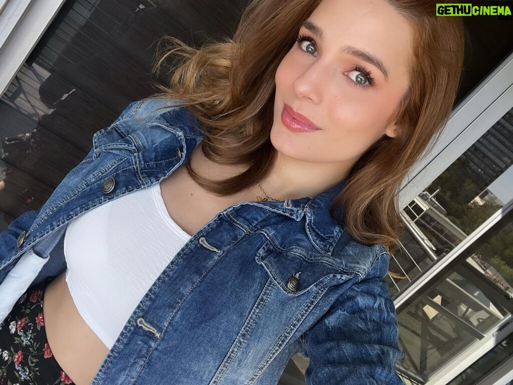 Vanessa Silva Sperka Instagram - Feliz martes ❤️❤️❤️❤️ besos!!