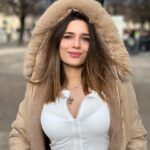 Vanessa Silva Sperka Instagram - Algunos retratos en Paris ❤️😍 soy definitivamente una mujer de invierno!!! Amando esta ciudad!!! 🏙️