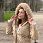 Vanessa Silva Sperka Instagram - Algunos retratos en Paris ❤️😍 soy definitivamente una mujer de invierno!!! Amando esta ciudad!!! 🏙️