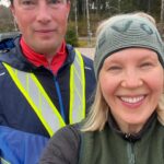 Vappu Pimiä Instagram – Sunday Funday on sisältänyt:
– 7km juoksulenkin, joka oli Erkki Metsolalta hieno saavutus!😍💪
– Kesäkeittiön siivouksen
– Veneen vesille laskun
– Naapureiden kanssa höpöttelyä ja uusien tonttirajojen ihmettelyä
– Kesäkalusteiden pesua ja yhden terassituolin onkimisen järvestä 🤣🙈
– Kukkien ja luonnon heräämisen ihastelua 🌸🌱🐝
– Ai niin ja Erkki Metsolan naaman palamisen, joka tietty oli mun syy, kun en ollut hänelle kertonut, että nyt tarvitaan jo aurinkorasvaa😅😂🌞
#sundayfunday #mökkilife