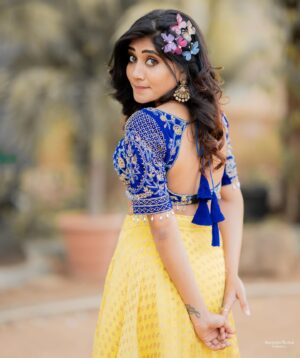 Vasanthi Krishnan Instagram - 🦋🦋🦋🦋🦋🦋
.
.
.
Photography @akhileshrupaji 

#instragram #vk #pk #cuteone #dancelife #nethoney_nethoney_❤️🥰 #dance #bbjodi #vasanthikrishnan #butterfly #southindianjewellery