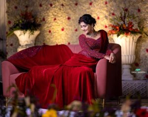 Vasanthi Krishnan Instagram - Red roses 🌹 🌹🌹🌹
.
.
.
.
Photography @candid_shoooter_ 📸📸❤️

Desginer @naa_maguva 🌹🌹

Jewellery 

#pk #vk 

#vasanthikrishnan #bbjodi #vk #pk #birthdayspecial❤️ #pawankalyan #vasanthi #desginerwear #cuteone #walpaper #jewelry #empowerment #supercute