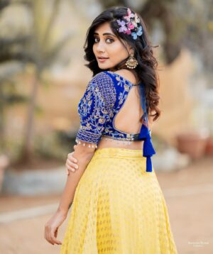 Vasanthi Krishnan Instagram - 🦋🦋🦋🦋🦋🦋
.
.
.
Photography @akhileshrupaji 

#instragram #vk #pk #cuteone #dancelife #nethoney_nethoney_❤️🥰 #dance #bbjodi #vasanthikrishnan #butterfly #southindianjewellery