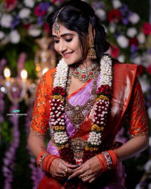Vasanthi Krishnan Instagram - ❤️❤️♾️♾️♾️❤️❤️
.
.
.
Photography @candid_shoooter_ 📸📸
Jewellery @emmadi_silver_jewellery 💎💍
Saree @srikrishnasilk ❤️
blouse @dharshyaboutique ❤️
MUA @hemasureshmakeupartist_tpt 
  @mr.hair_neighbour 

#instagram #vasanthikrishnan #bigbosstelugu #picoftheday📷 #photography #special #cutecouple #jewerlly #♾️♾️♾️ #youtubechannel