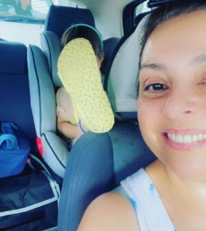 Vasiliki Andritsou Instagram - Φυγαμεεεεεεεεε♥️💜💕🌺🦋🍒 #εκδρομη #ανθένιαμου #οικογενειαααα♥️