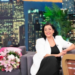 Vasiliki Andritsou Instagram - Τα περάσαμε ομορφα @grigorisarnaoutoglou.official ♥️💜 @the2nightshow_ant1tv @ant1tv @manolisskopelitis @prestigetheband #interview #the2nightshow