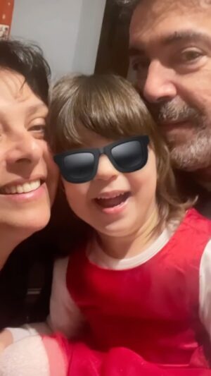 Vasiliki Andritsou Instagram - Είσαι απλά ο καλύτερος!!!! Είσαι το μπαμπάκι μας..είσαι ο βράχος μας..είσαι ο φύλακας Άγγελος μας..είσαι ο Νικόλας μας!!!!
Σαγαπαμε @nikosimeonidis Χρονια σου πολλά💖⭐️♥️🫶🥰❤️😍