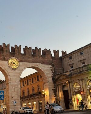 Veda Yurtsever Instagram - Arşiv olarak burda dursunlar 2) #verona #italya #italy #tatil