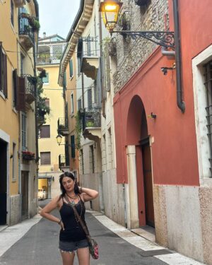 Veda Yurtsever Instagram - Arşiv olarak burda dursunlar 2) #verona #italya #italy #tatil
