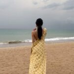 Vedika Pinto Instagram - चुबती गर्मी left me yearning to be on a beach right now 🏝️