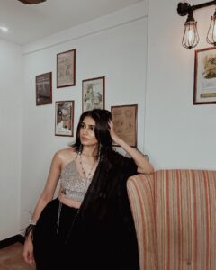 Vedika Pinto Instagram - ओ चाँद तुझमें दिखता है ख़्वाब #eid2022 Styled by @yuktisodha in @jade_bymk and @outhousejewellery ✨ HMU @nidhiagarwalmua