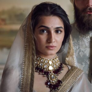 Vedika Pinto Instagram - #tb to my first shoot ever! To a time many moons ago when I was hanging around a Sabyasaachi set, intending to be inconspicuous, but  found myself in the campaign instead, being dolled up and dressed by the legend himself.

#sabyasachi