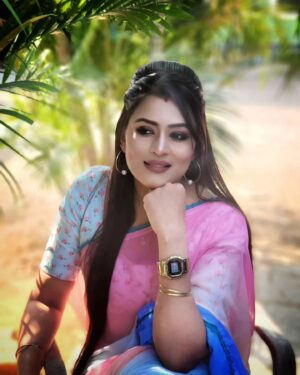 Veena Ponnappa Instagram - Immersed in the Finesse of Tradition with Smile @veena_ponnappa_vnaa ✨🥰😇

#veena #veenaponnappa #ravoyichandama #kannadaactress  #smile #enjoying #happyme #telugu #teluguserials #etvtelugu #beingme #teluguserial #sandalwood #actor #homely #smilehappily #sareelover #kannadaserials #smiling #actorlife #rudrani #traditional #pinksaree💗 #cute #bubbly #sareelove
