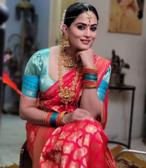 Veena Ponnappa Instagram - @veena_ponnappa_vnaa 😍

#veena #veenaponnappa #ravoyichandama #kannadaactress #pose #enjoying #happyme #telugu #teluguserials #etvtelugu #bridal #teluguserial #saree #actor #collaboration #smilehappily #yellow #bride #smiling #actorlife #rudrani #muhurtham #saree #cute #marriage