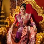 Veena Ponnappa Instagram - A Queen is a Girl who is Grown beyond Her Boundaries with Her Power and Wisdom @veena_ponnappa_vnaa 🎉🥰💗 @starsuvarna @nandimovies_official @veena_ponnappa_vnaa #veena #veenaponnappa #renukayellamma #kannadaactress #shootmode #warrior #kannada #sword #starsuvarna #beingme #kannadaserial #sandalwood #actor #throne #nammakannada #kannadaserials #goodevening #actorlife #queen #brave #helloworld #udhoudhosrirenukayellamma #suvarnaserials #girlwarrior
